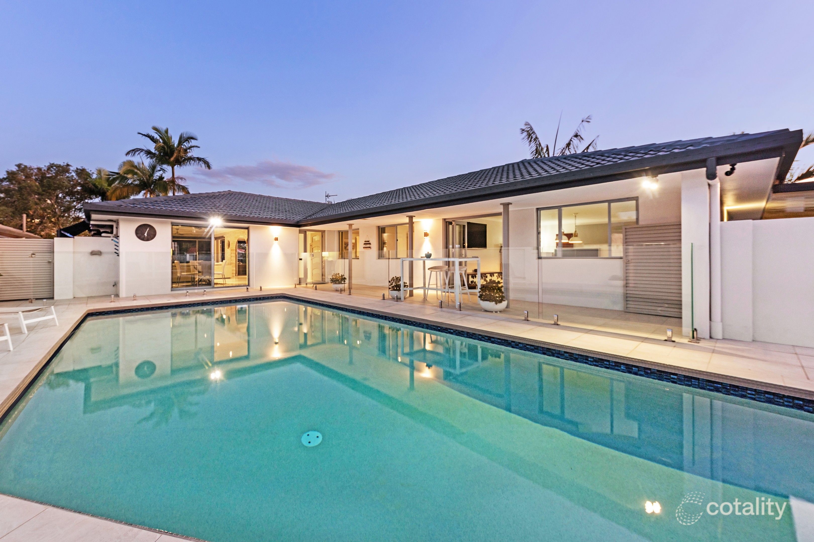 38 Cocos Cres, Broadbeach Waters, QLD 4218