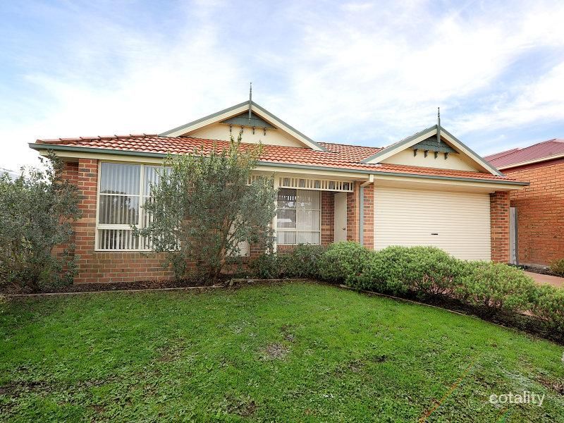 43 Sunny Vale Dr, Langwarrin, VIC 3910