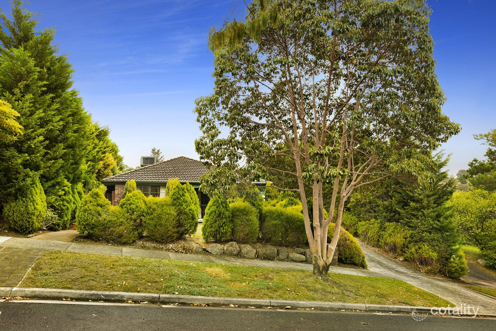 11 Pine Lodge Ct, Templestowe, VIC 3106