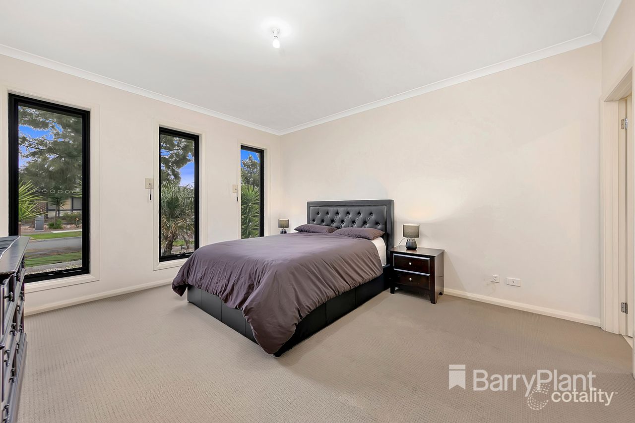 11 Kumara Cct, South Morang, VIC 3752