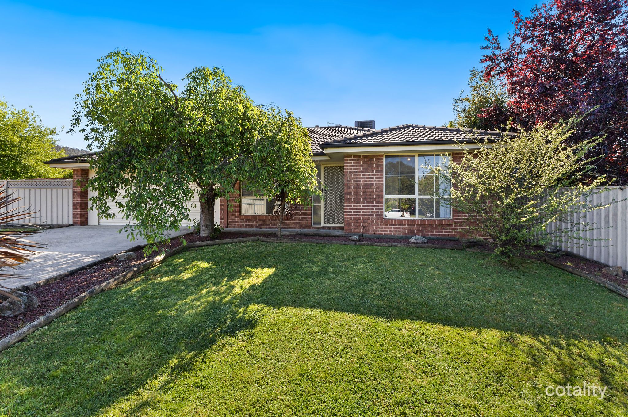 24 Wattle Way, West Albury, NSW 2640