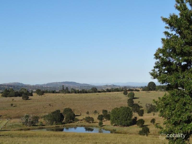 93 Hecks Rd, Fairney View, QLD 4306