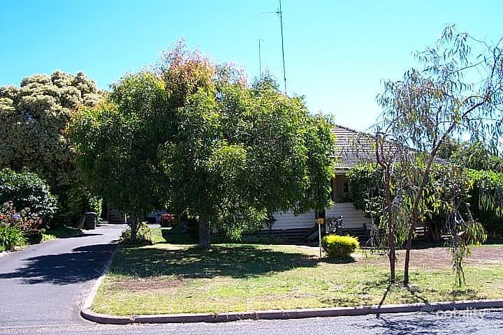 9 Clarke St, Manjimup, WA 6258