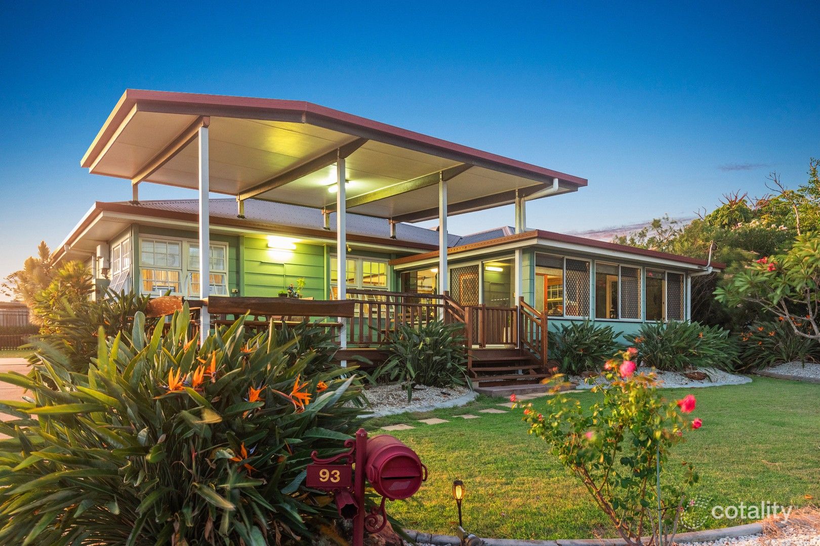 93 Esplanade, Point Vernon, QLD 4655