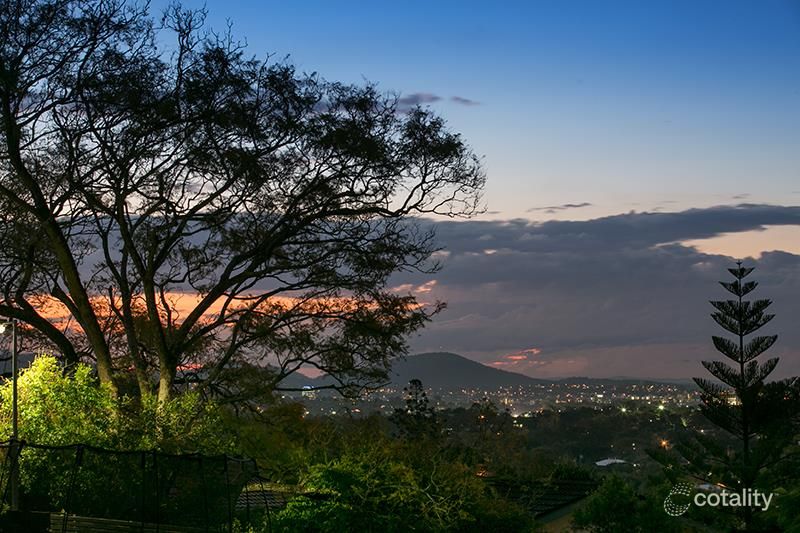 94 Bracken St, Moorooka, QLD 4105