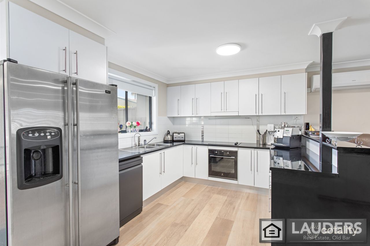 2/1 Connell St, Old Bar, NSW 2430