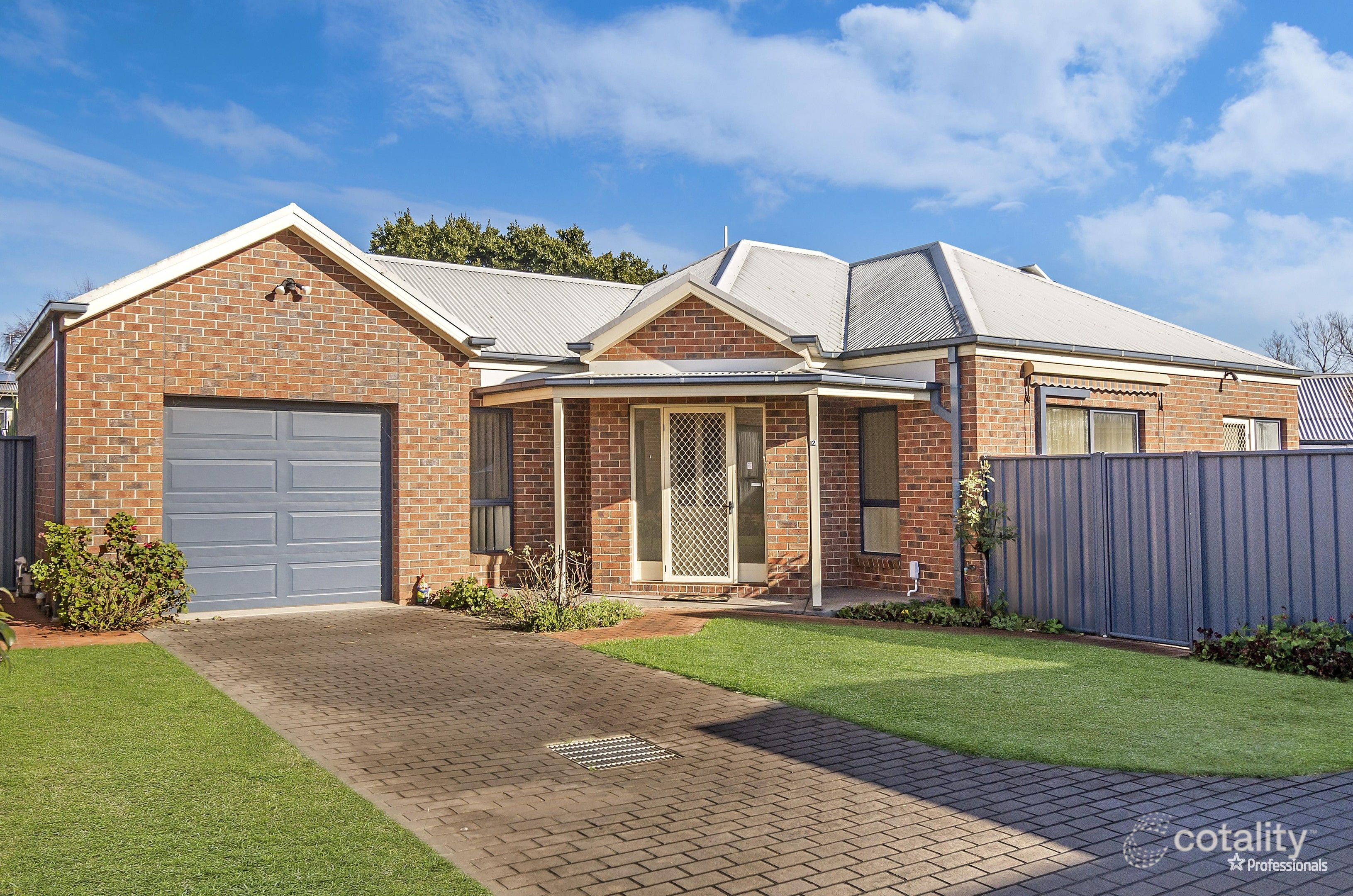 2/42 Hamilton Pl, Hamilton, VIC 3300