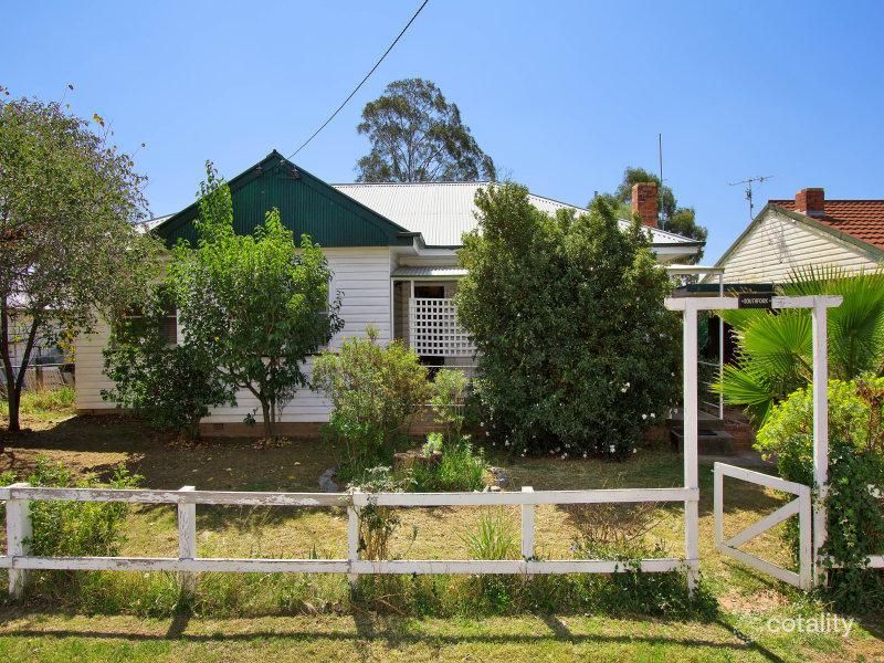 2 Heugh St, South Tamworth, NSW 2340