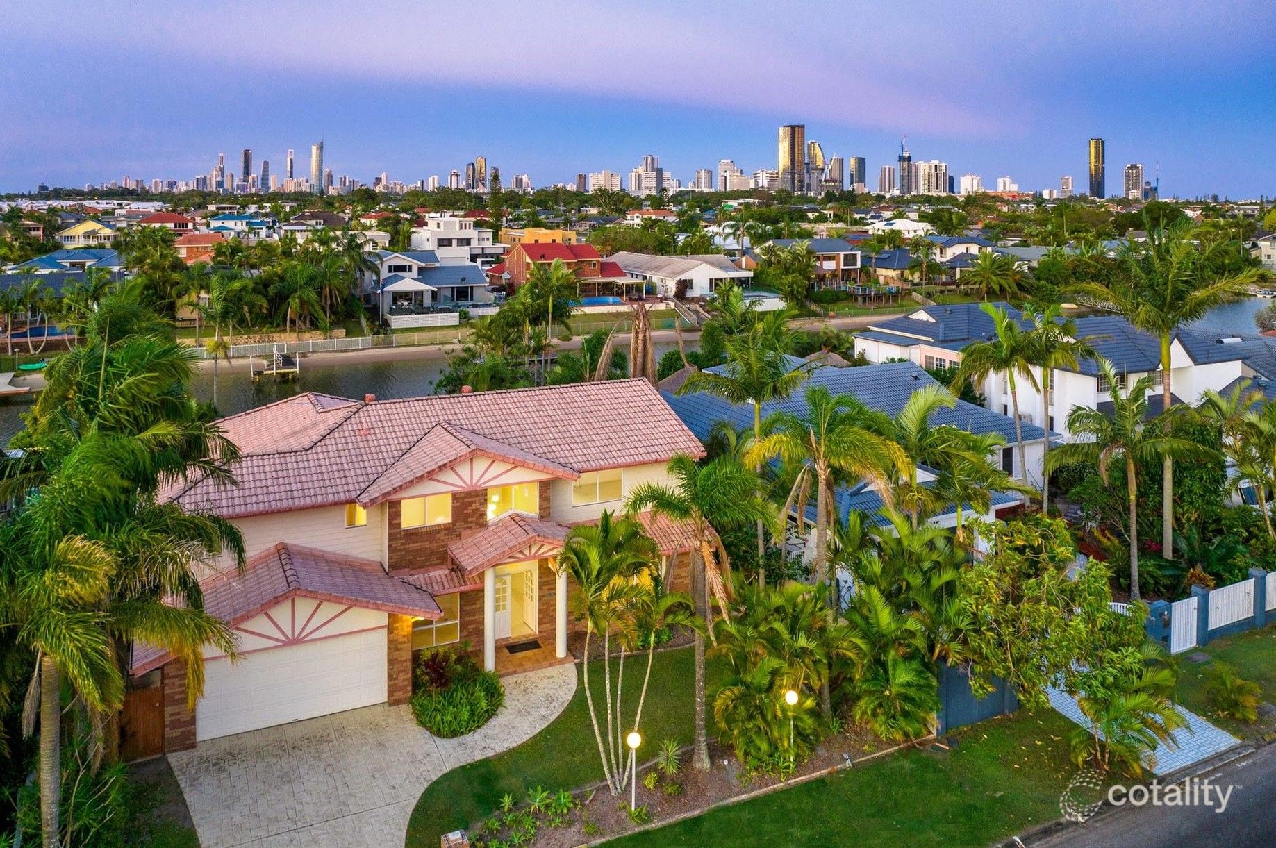 17 Drayton Tce, Mermaid Waters, QLD 4218