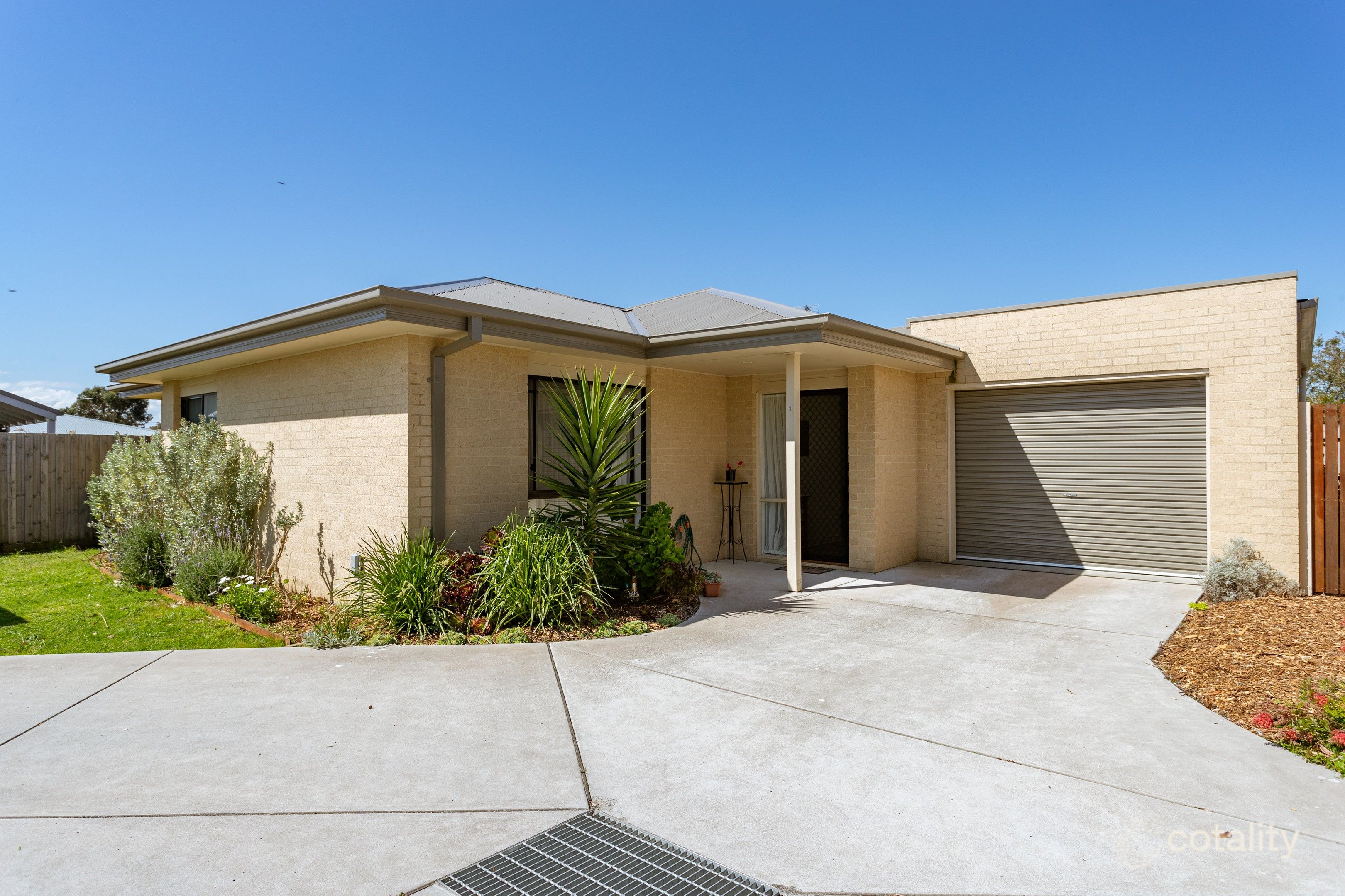 1/1 Carl St, South Dudley, VIC 3995