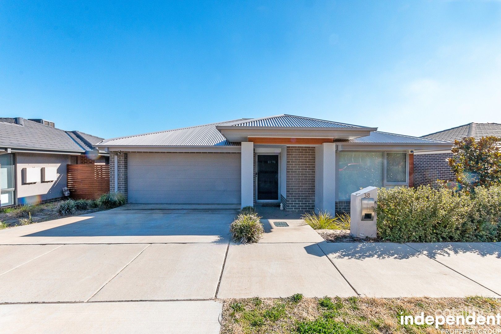 38 Cocoparra Cres, Crace, ACT 2911