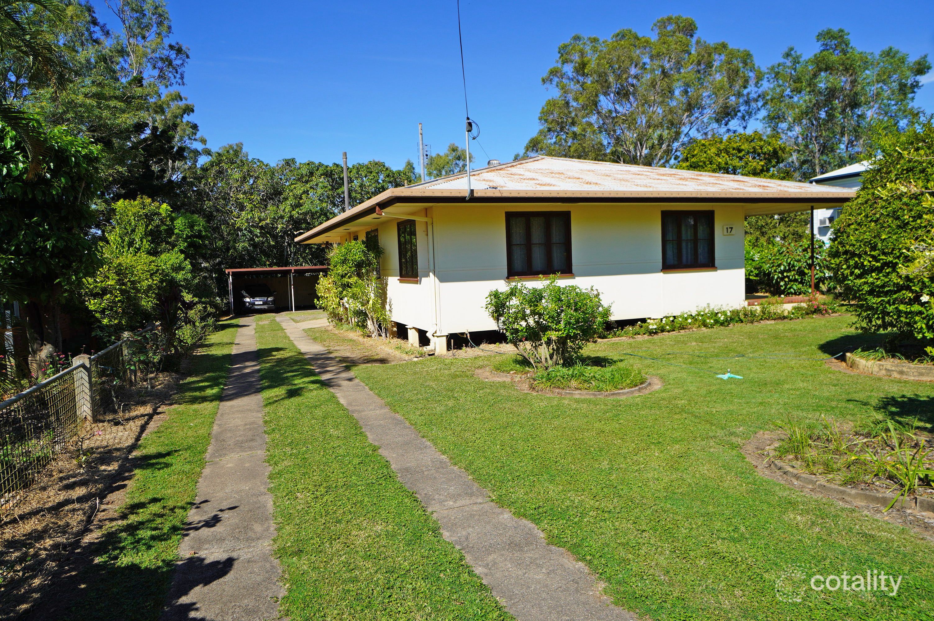 17 Riverview Tce, Mareeba, QLD 4880