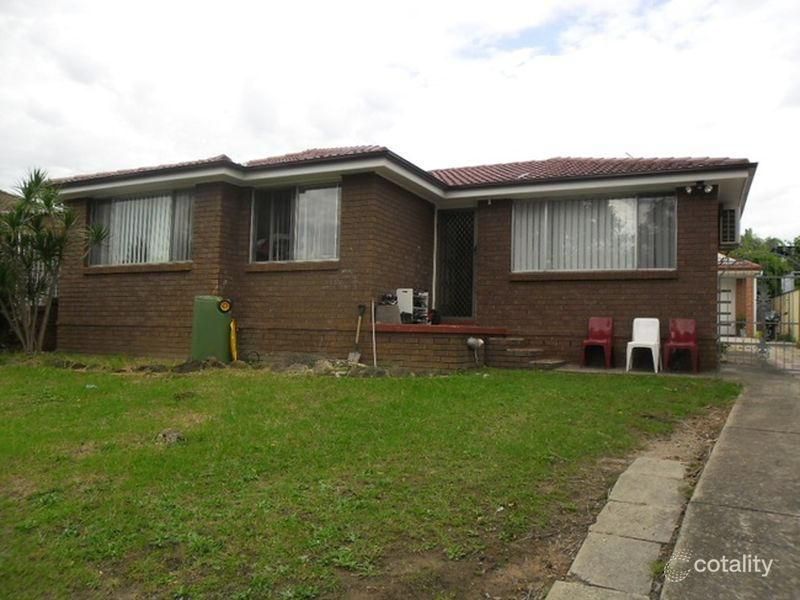 14 Hoyle Pl, Greenfield Park, NSW 2176
