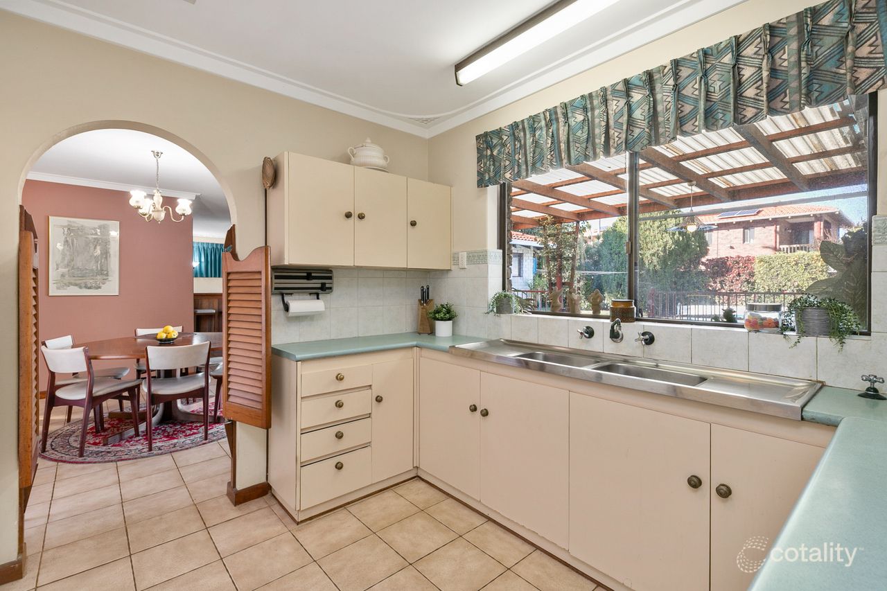 27 Monterey Ct, Kardinya, WA 6163