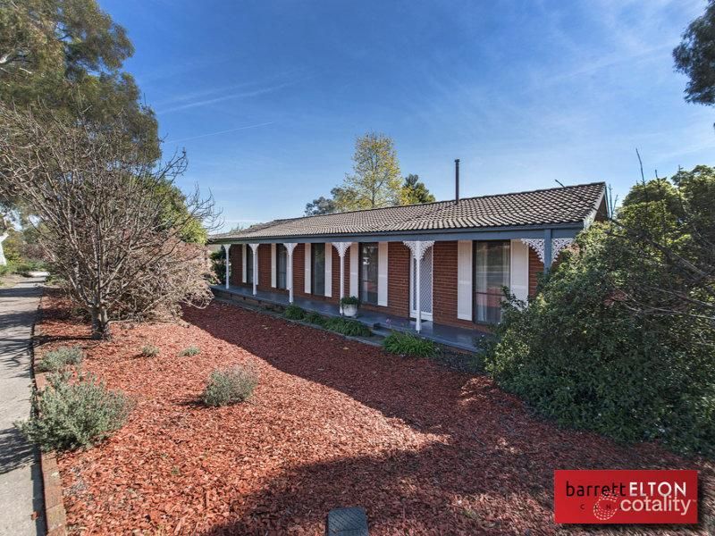 4 Beaurepaire Cres, Holt, ACT 2615