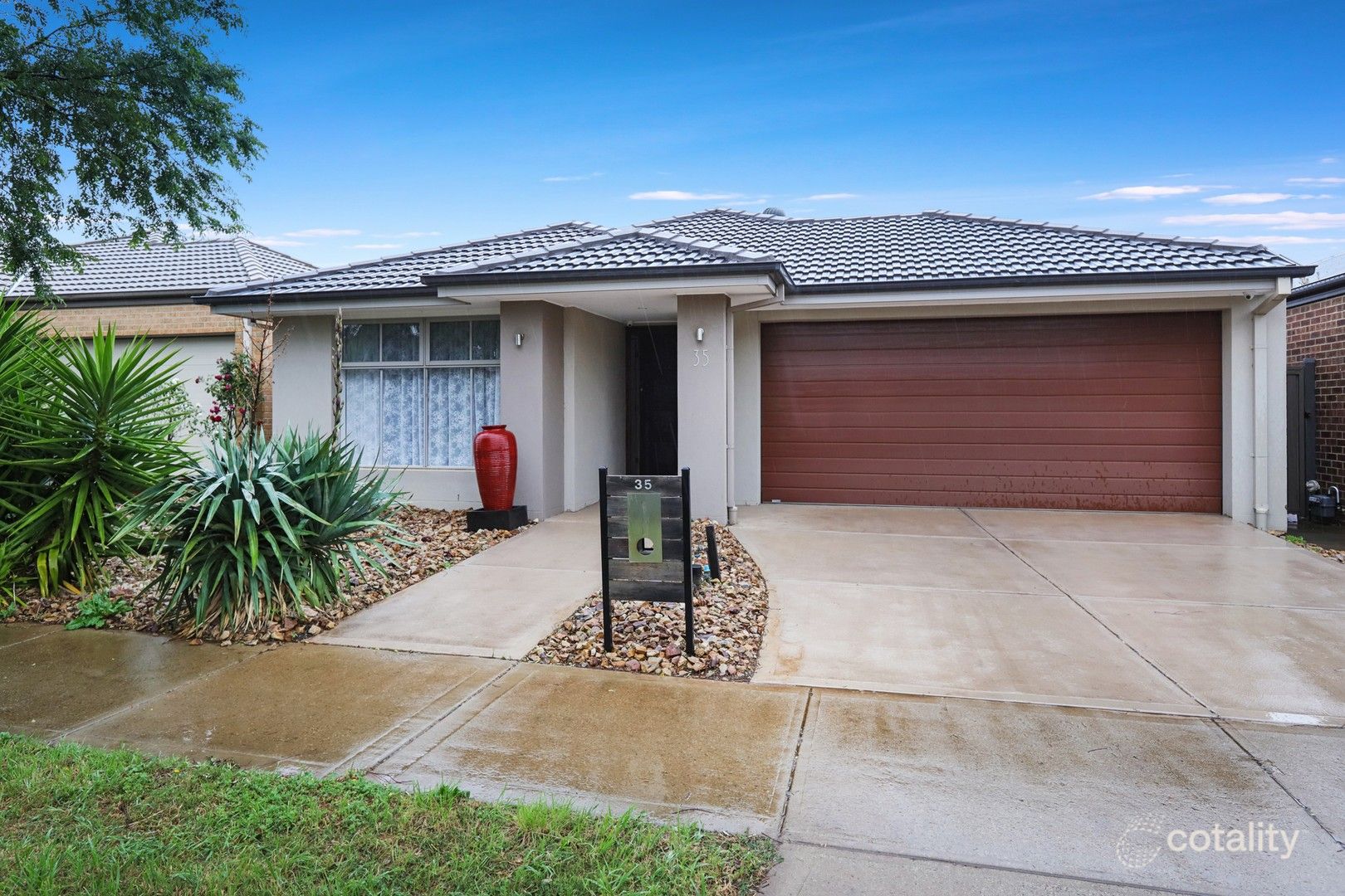 35 Blakewater Cres, Weir Views, VIC 3338