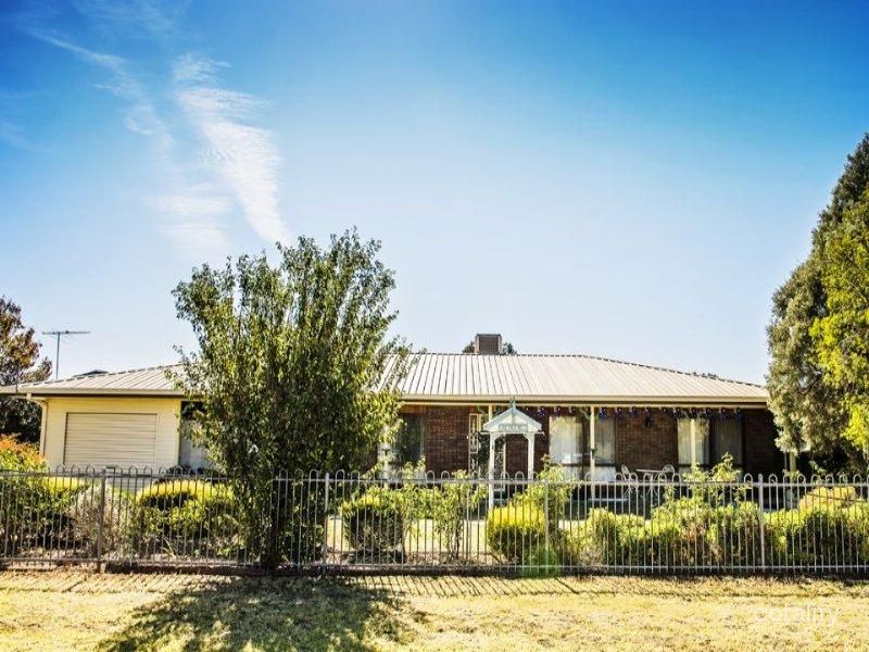 10 Lone Pine Ave, Corowa, NSW 2646