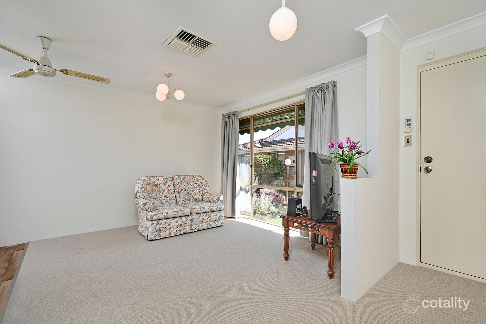 22/28 Marangaroo Dr, Marangaroo, WA 6064