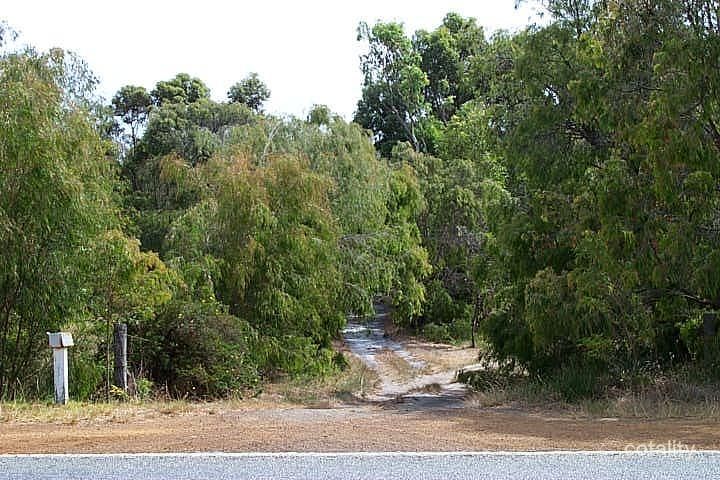 585 Frenchman Bay Rd, Little Grove, WA 6330