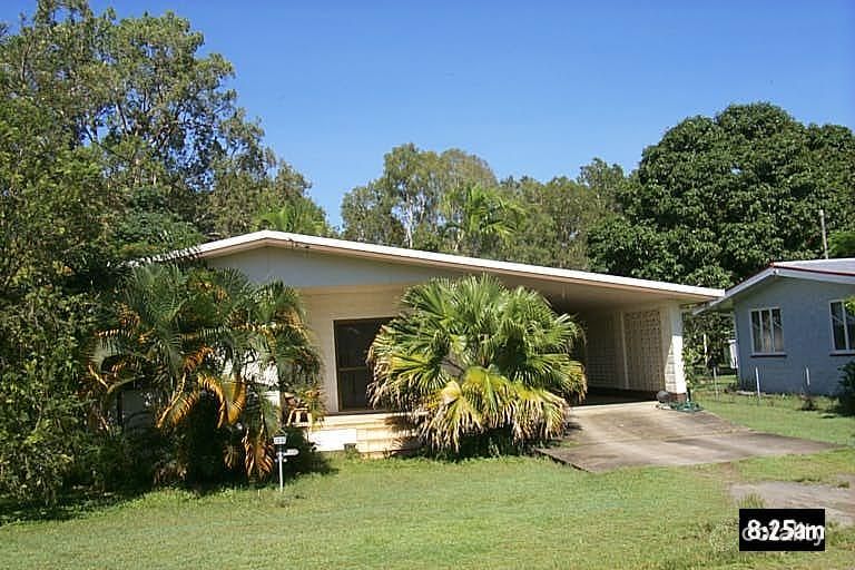 33 Christensen St, Machans Beach, QLD 4878