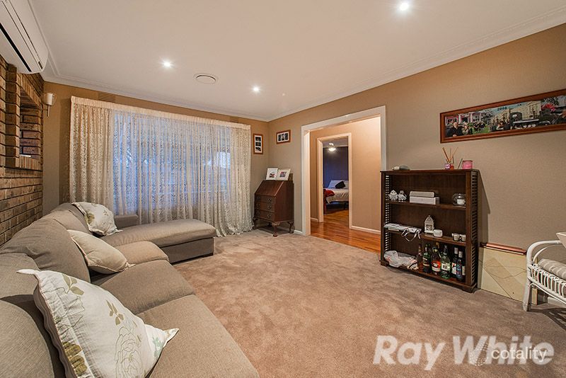 32 Cranbourne Dr, Cranbourne, VIC 3977