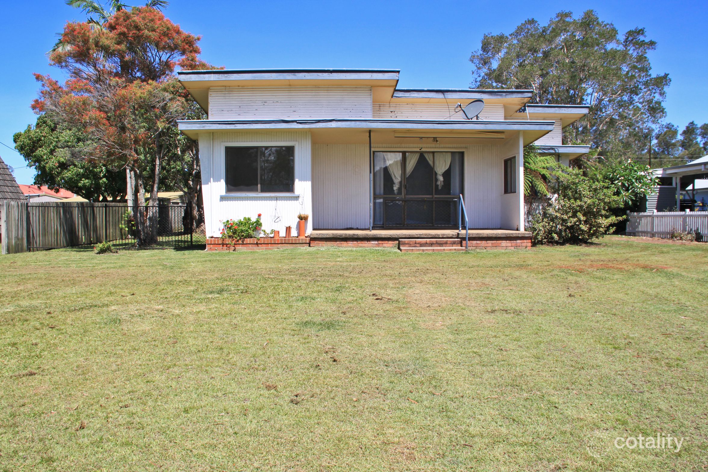 13 Bay St, Dunbogan, NSW 2443