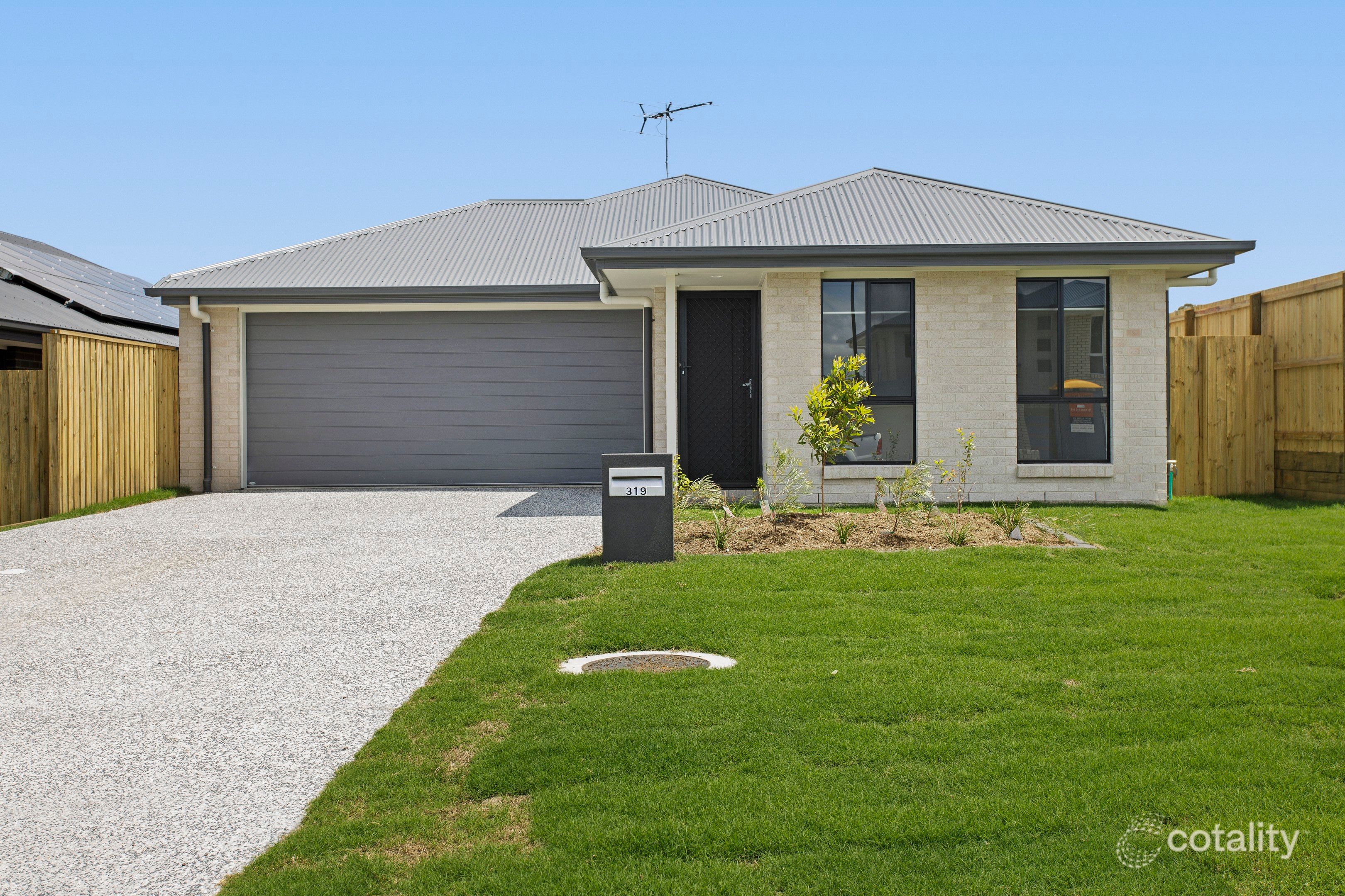 319 Tallagandra Rd, Holmview, QLD 4207