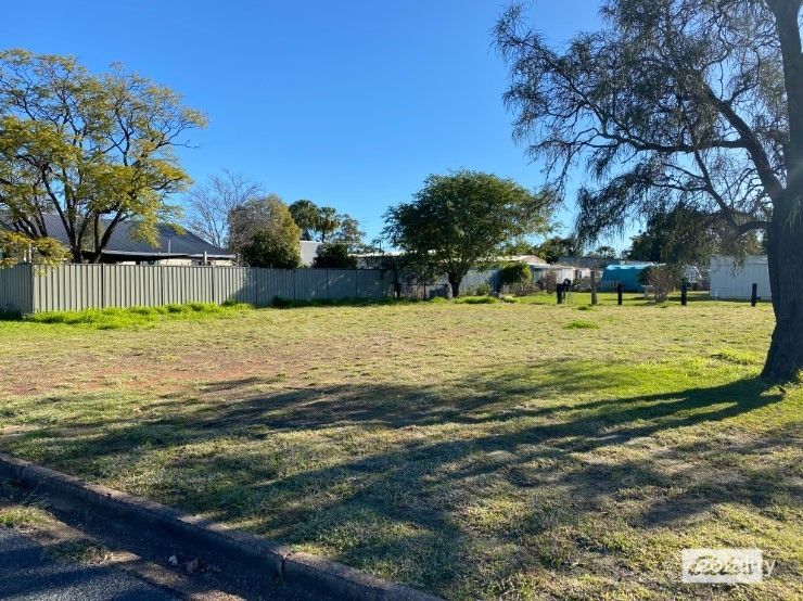 23 Condamine St, Miles, QLD 4415