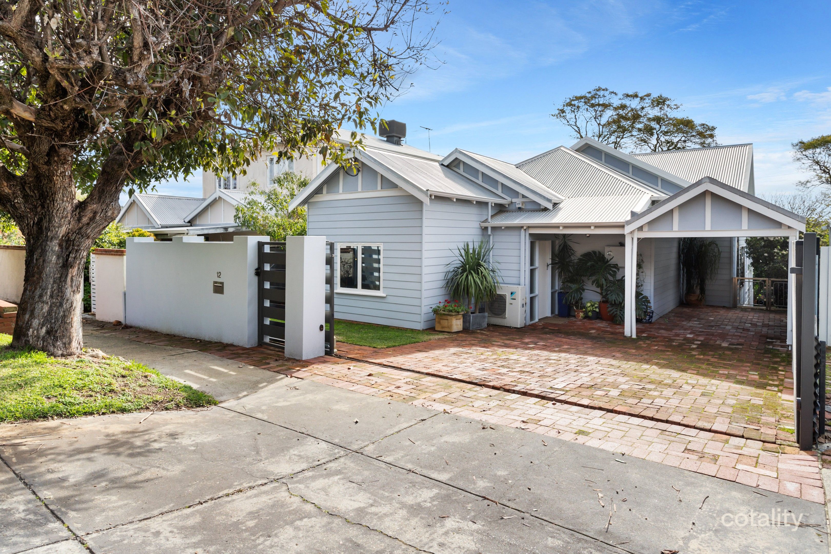 12 Kitchener Ave, Bayswater, WA 6053
