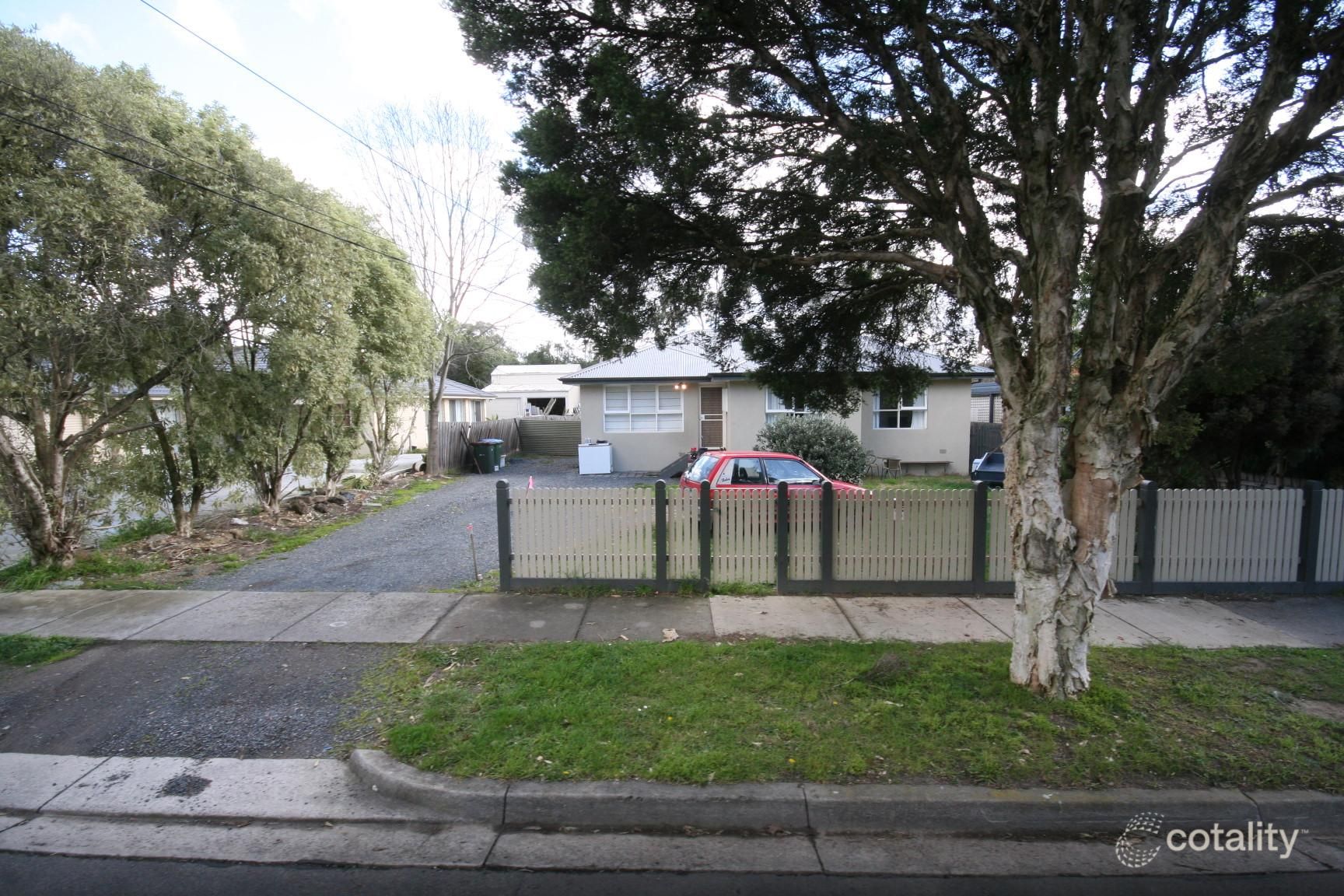 28 Pandora Cres, Croydon South, VIC 3136
