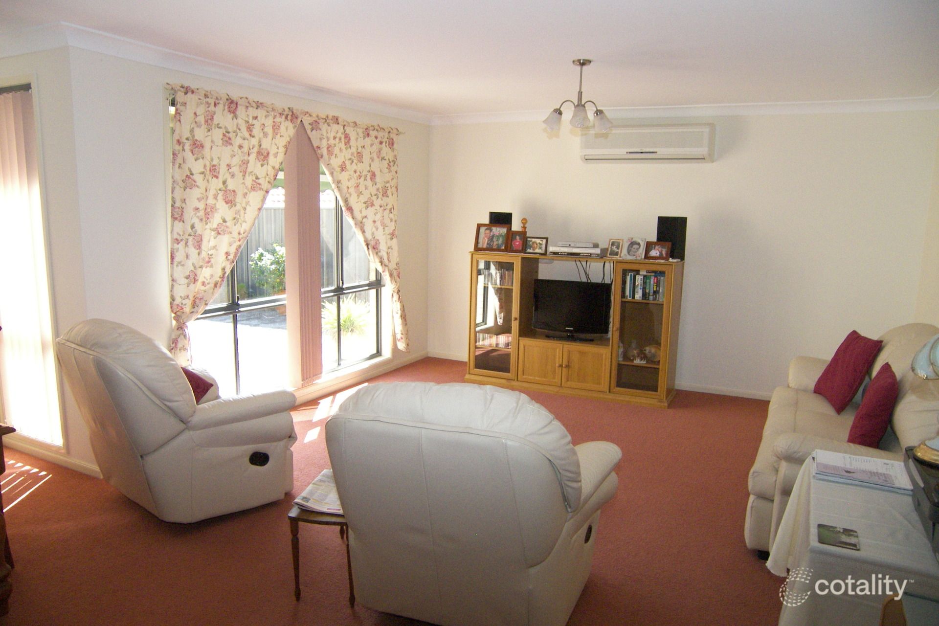 16 Quarterhorse Pde, Wadalba, NSW 2259