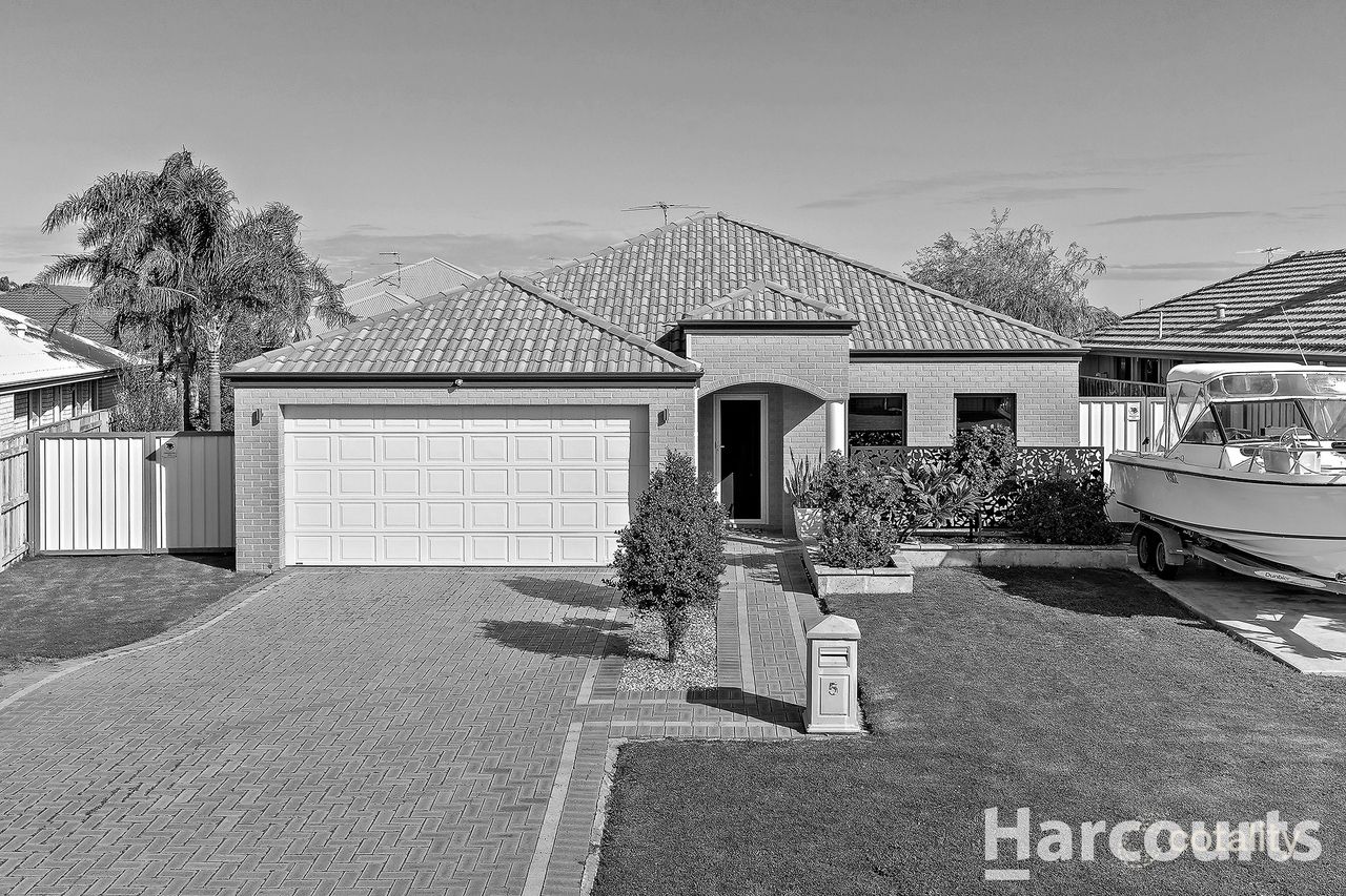 5 Whitegum Pass, Halls Head, WA 6210