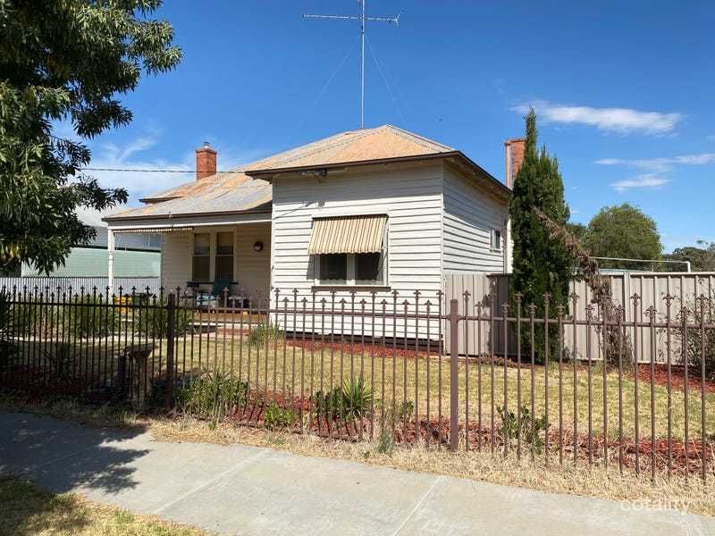 18 Beggs St, Warracknabeal, VIC 3393