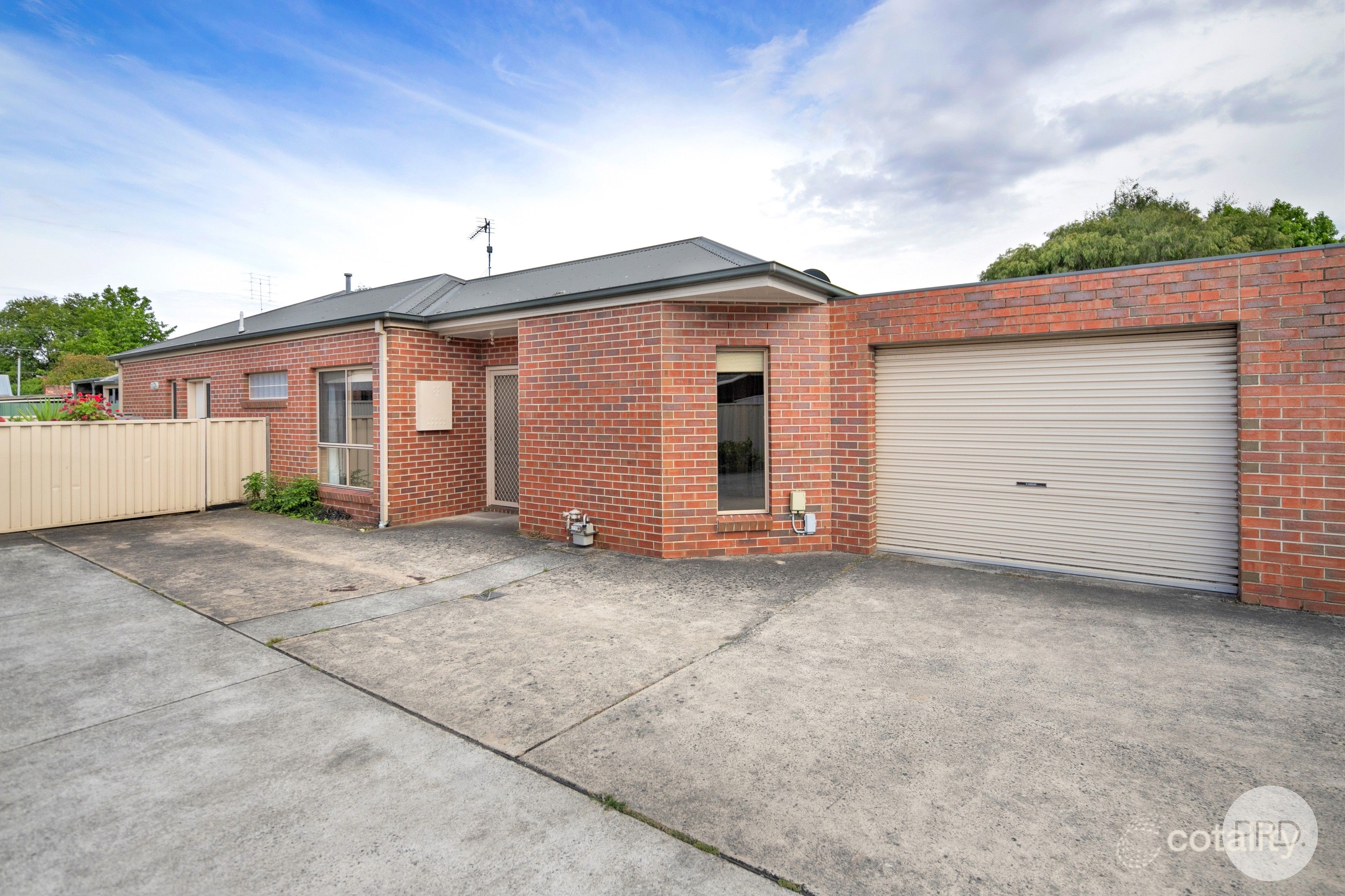 2/510-512 Ascot St S, Redan, VIC 3350