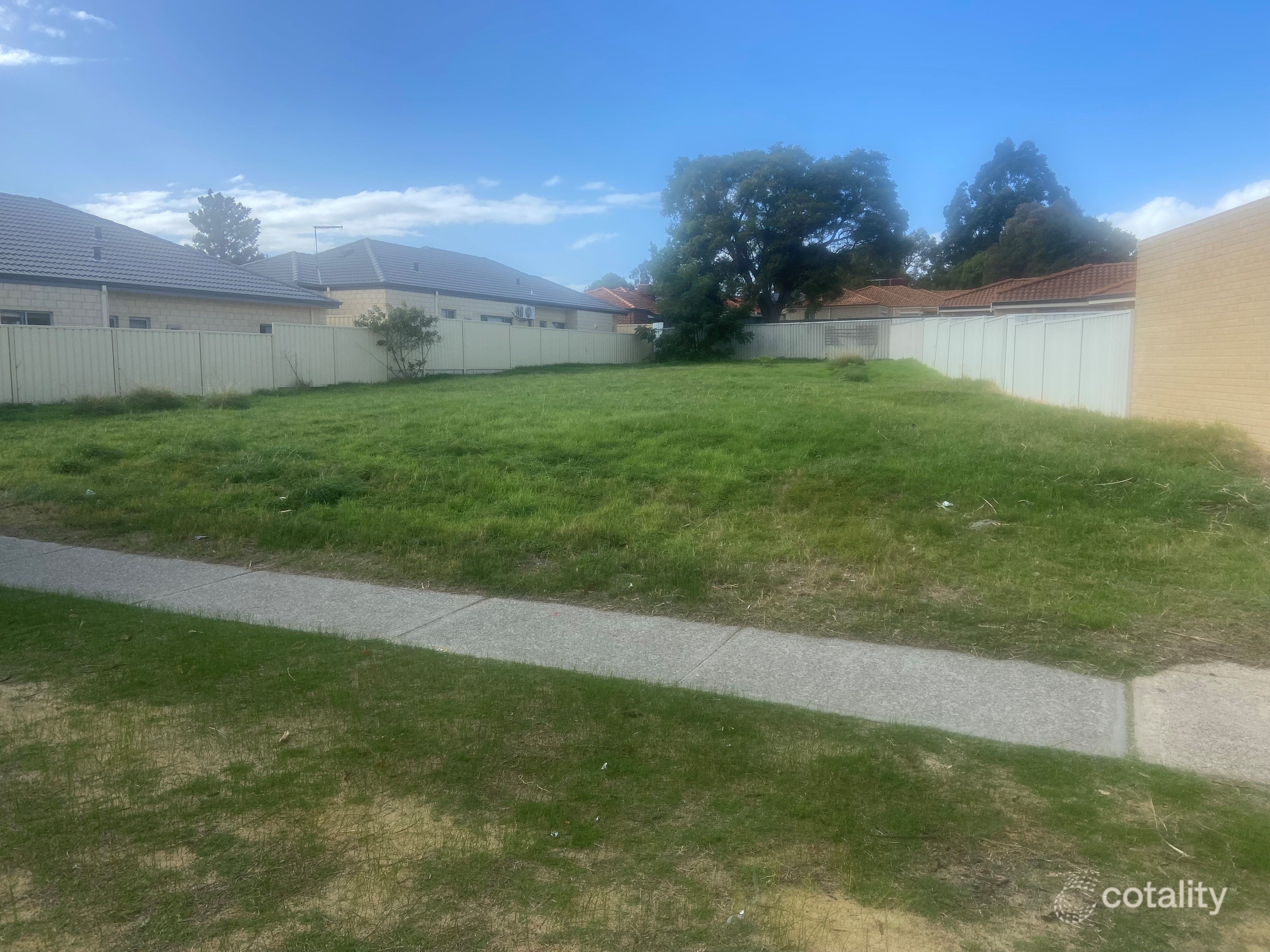 52 Hillsborough Dr, Nollamara, WA 6061