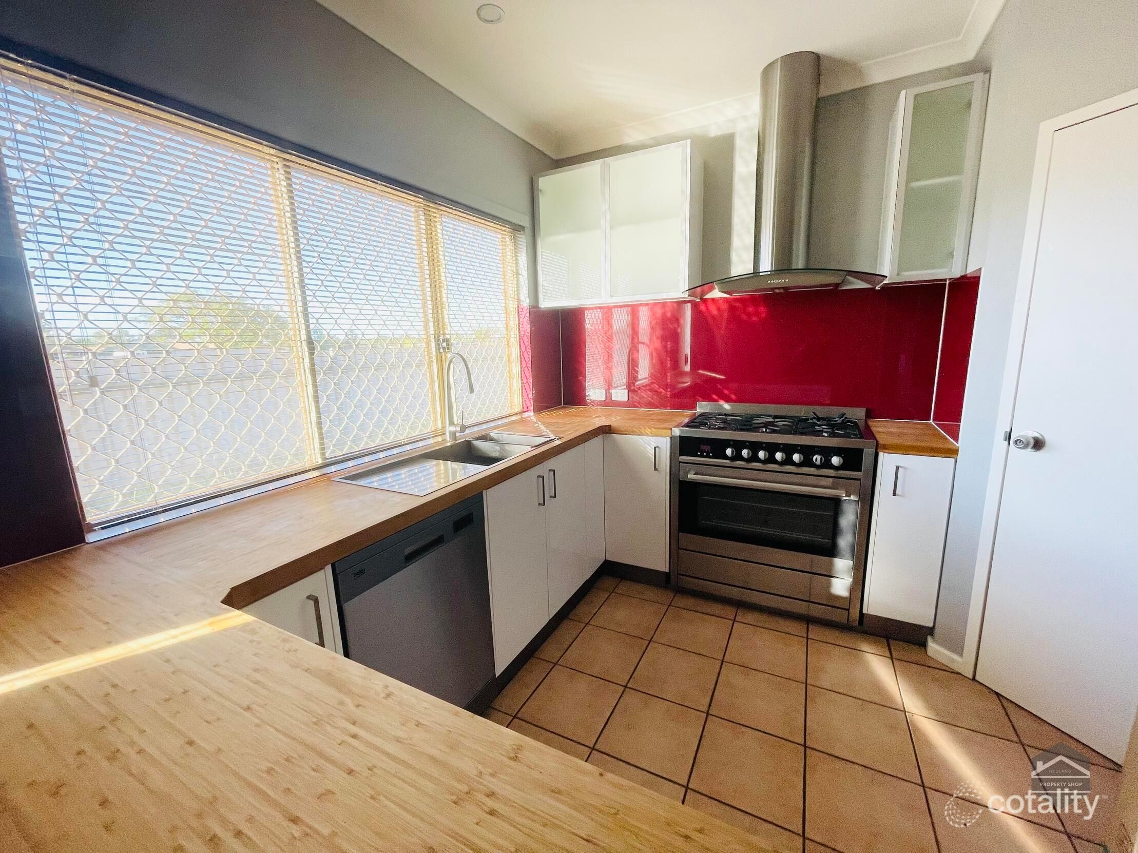 31d Koombana Ave, South Hedland, WA 6722