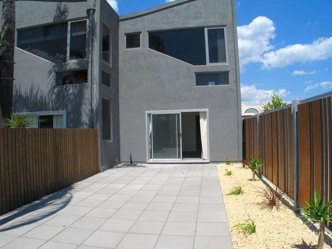 9/15 Beach St, Port Melbourne, VIC 3207