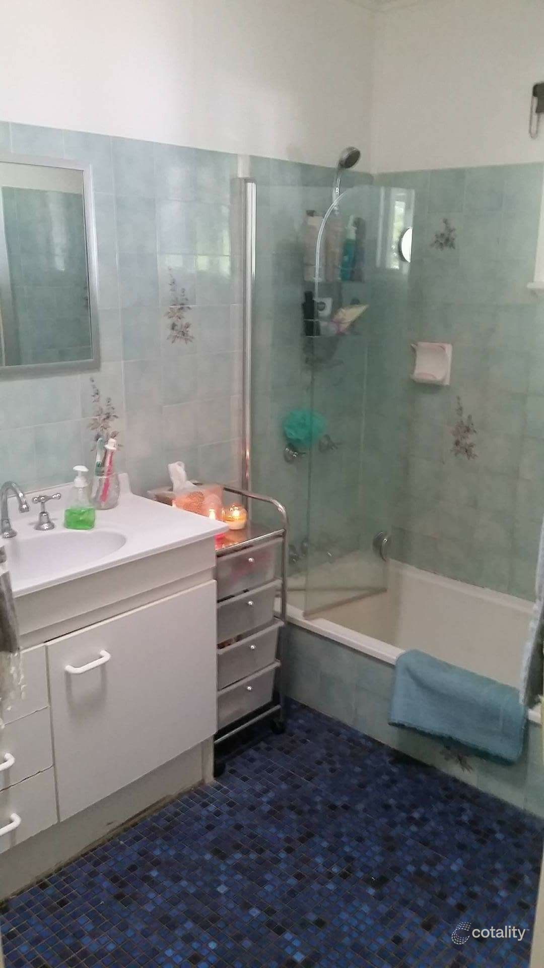 18 Crystal St, Happy Valley, QLD 4825