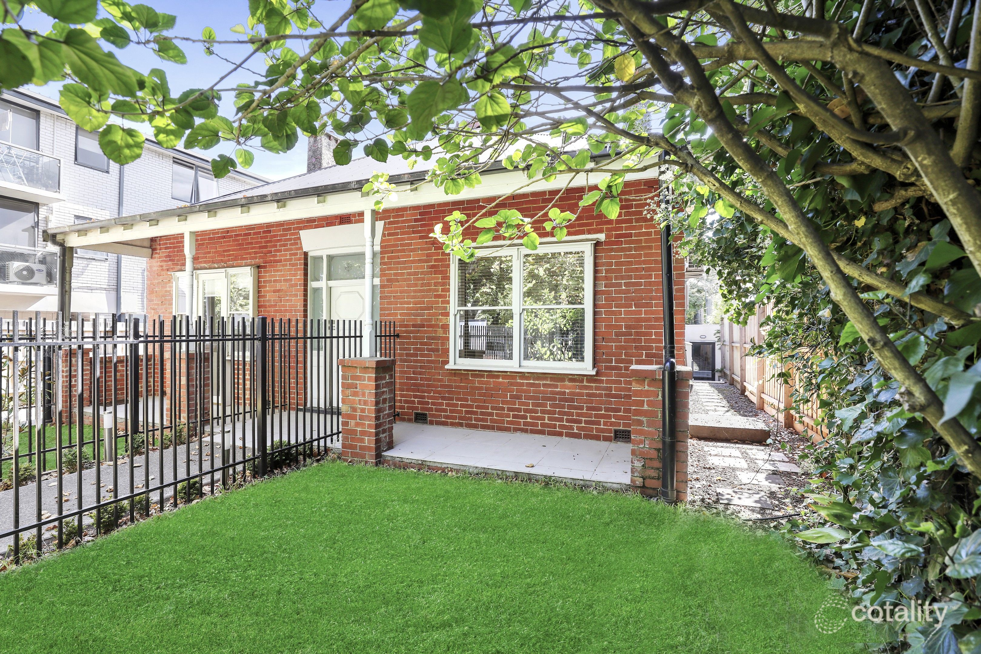 13 Wilton Gr, Elwood, VIC 3184