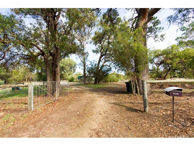 57 Caponi Rd, Barragup, WA 6209