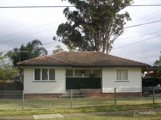 4 Armstrong St, Ashcroft, NSW 2168