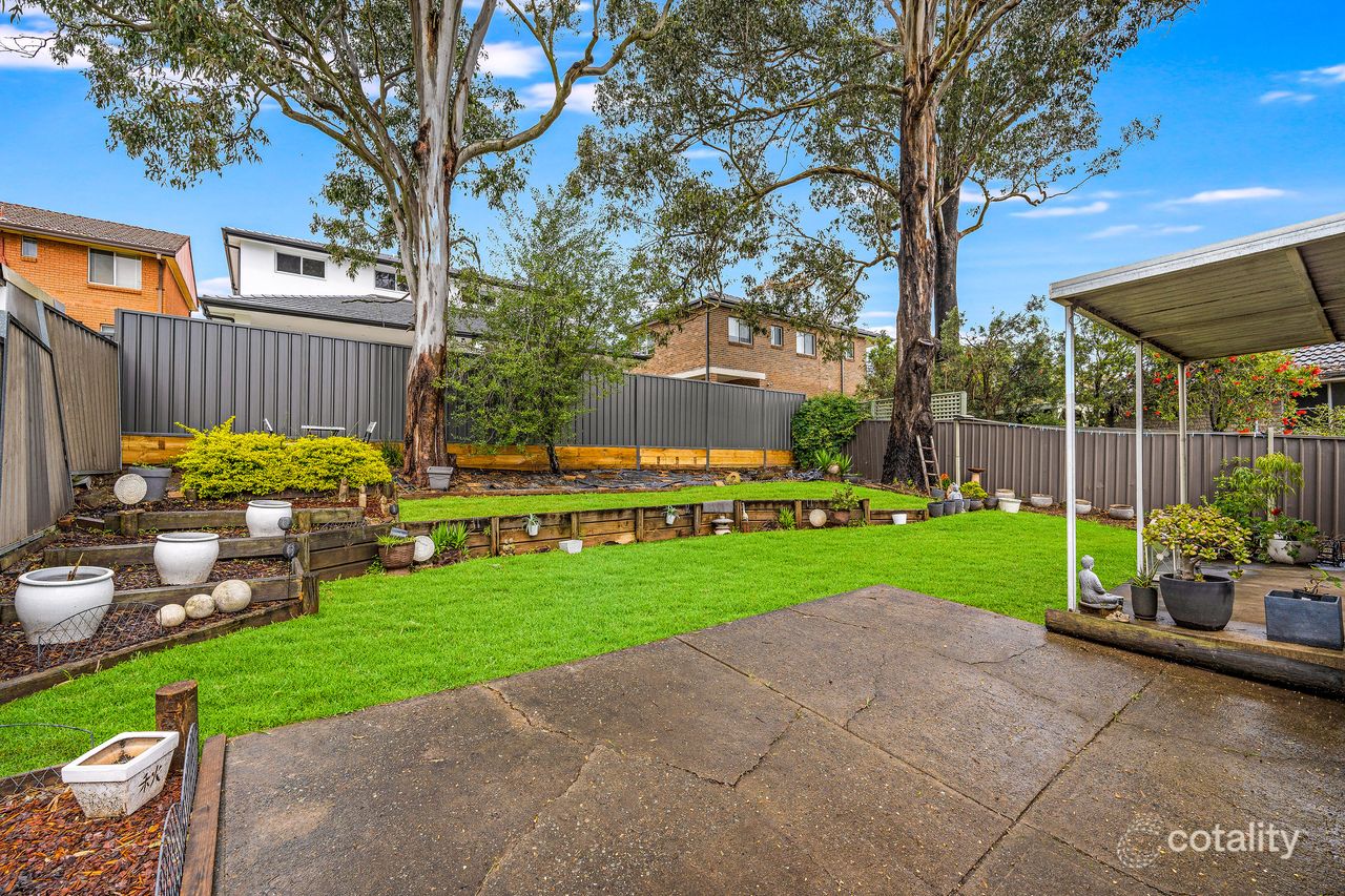 83 Amaroo Ave, Georges Hall, NSW 2198