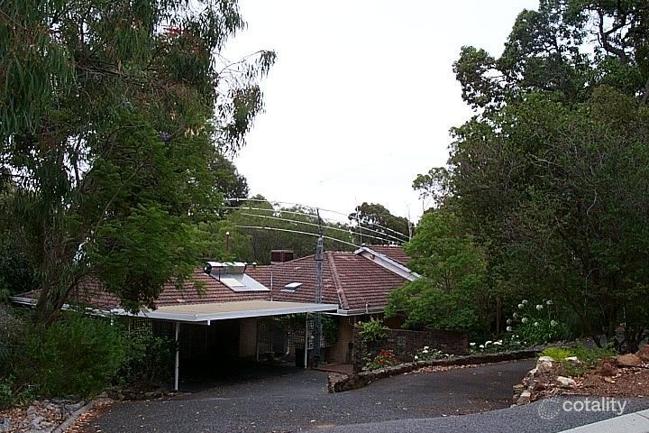 17 Shasta Rd, Lesmurdie, WA 6076
