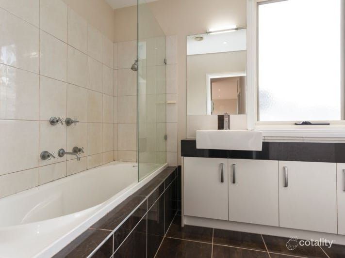 201/662 Whitehorse Rd, Mont Albert, VIC 3127
