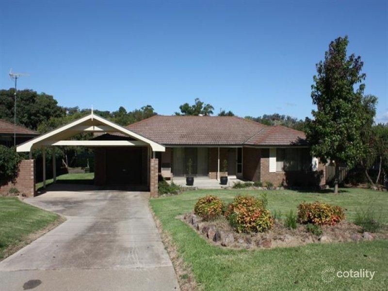 143 Lachlan St, Cowra, NSW 2794