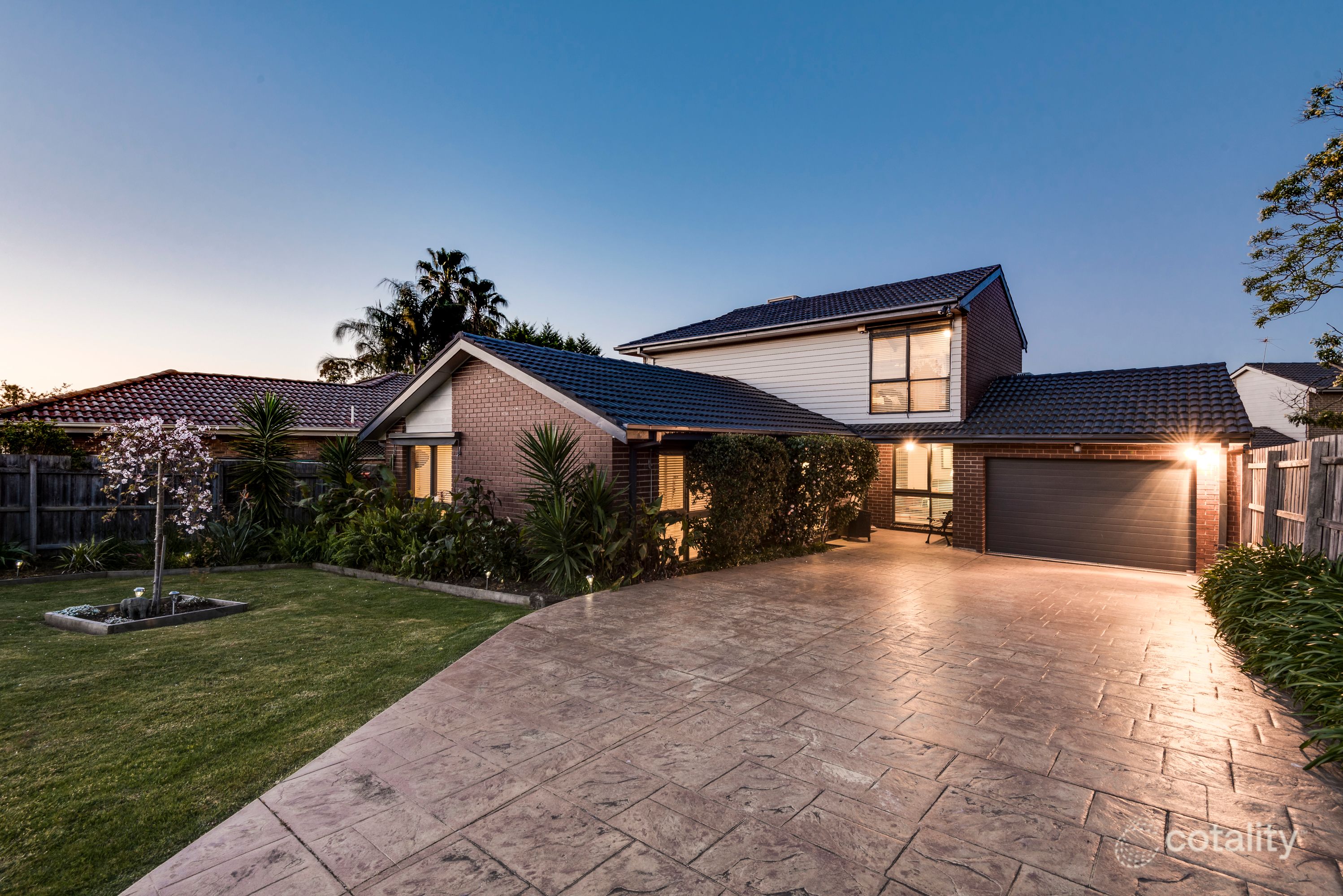 2 Chester Ct, Endeavour Hills, VIC 3802