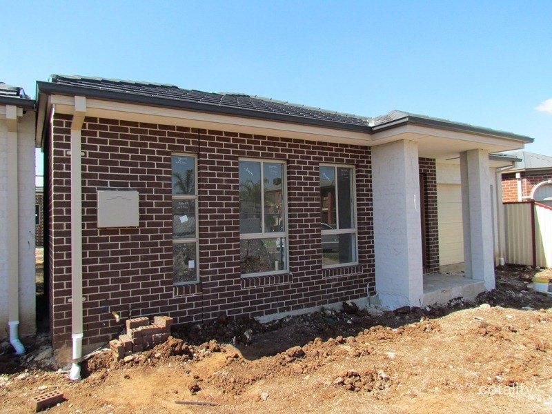 1/18 Pangbourne Ave, Harkness, VIC 3337