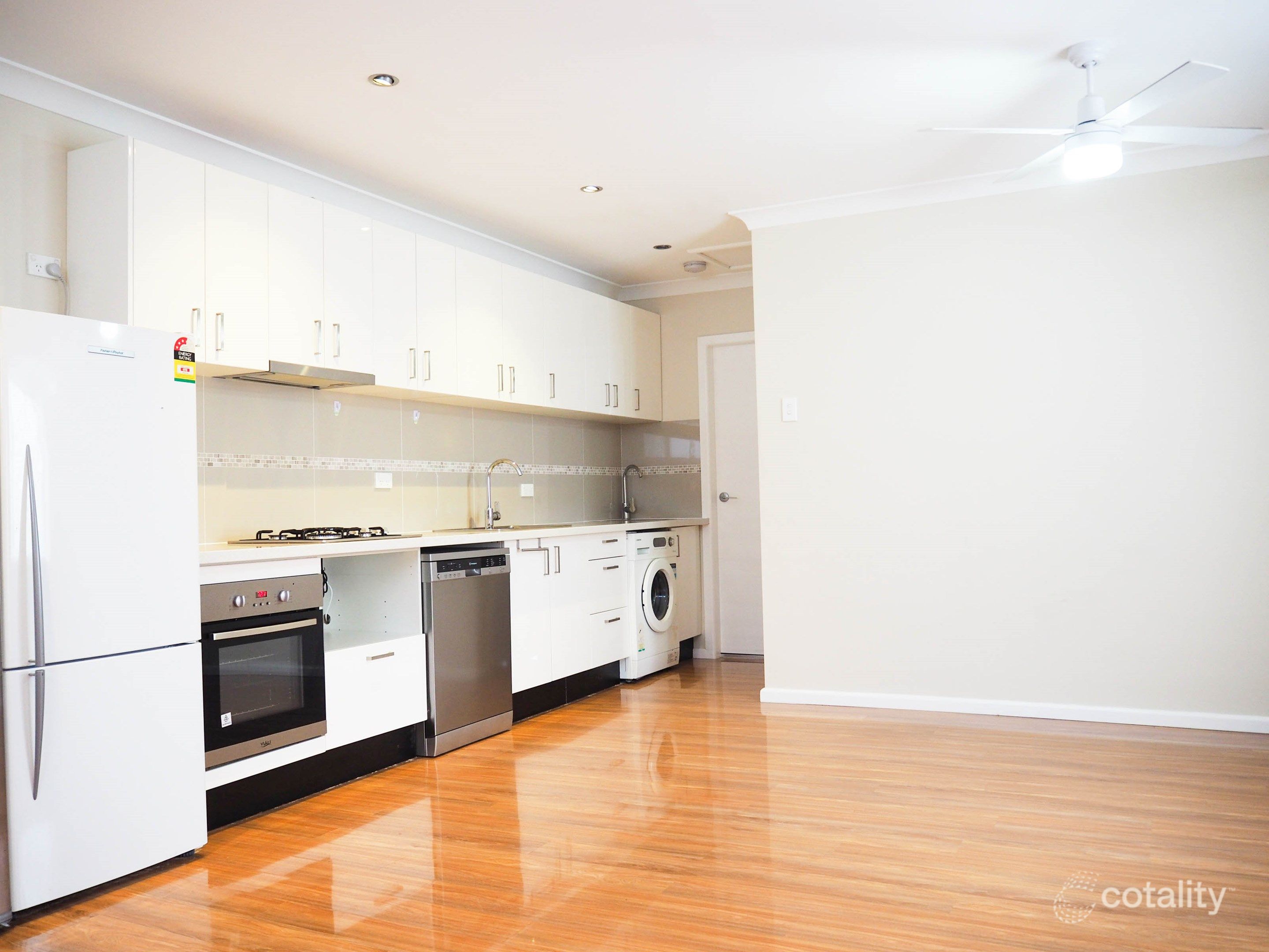 32 Welwyn Rd, Canley Heights, NSW 2166