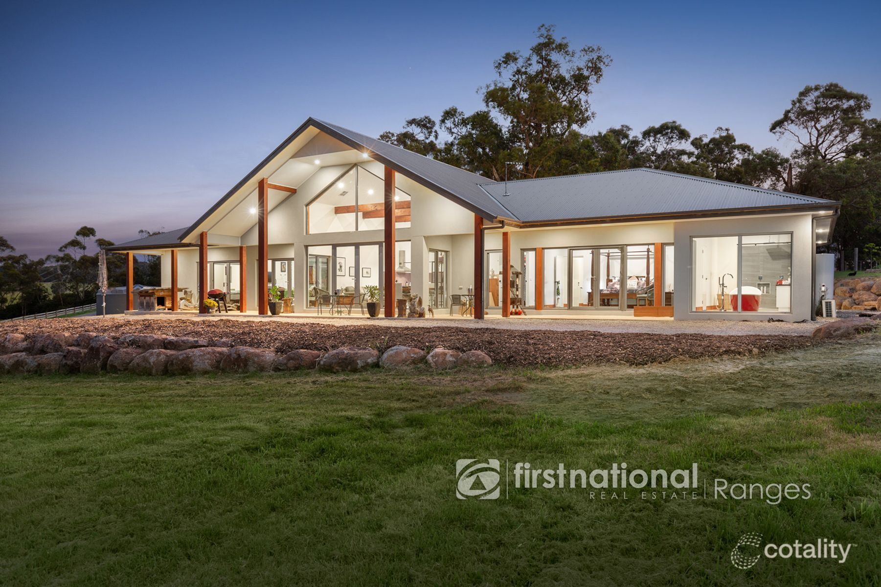 575 Sheepstation Creek Rd, Hoddles Creek, VIC 3139