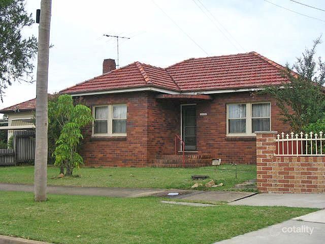 82 Macquarie St, Greenacre, NSW 2190